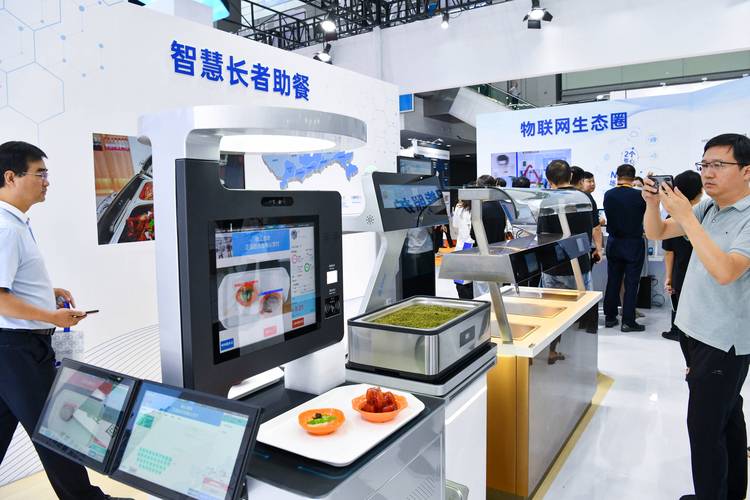 社区养老食堂数字化怎么做适老：界面、支付与人工兜底清单配图